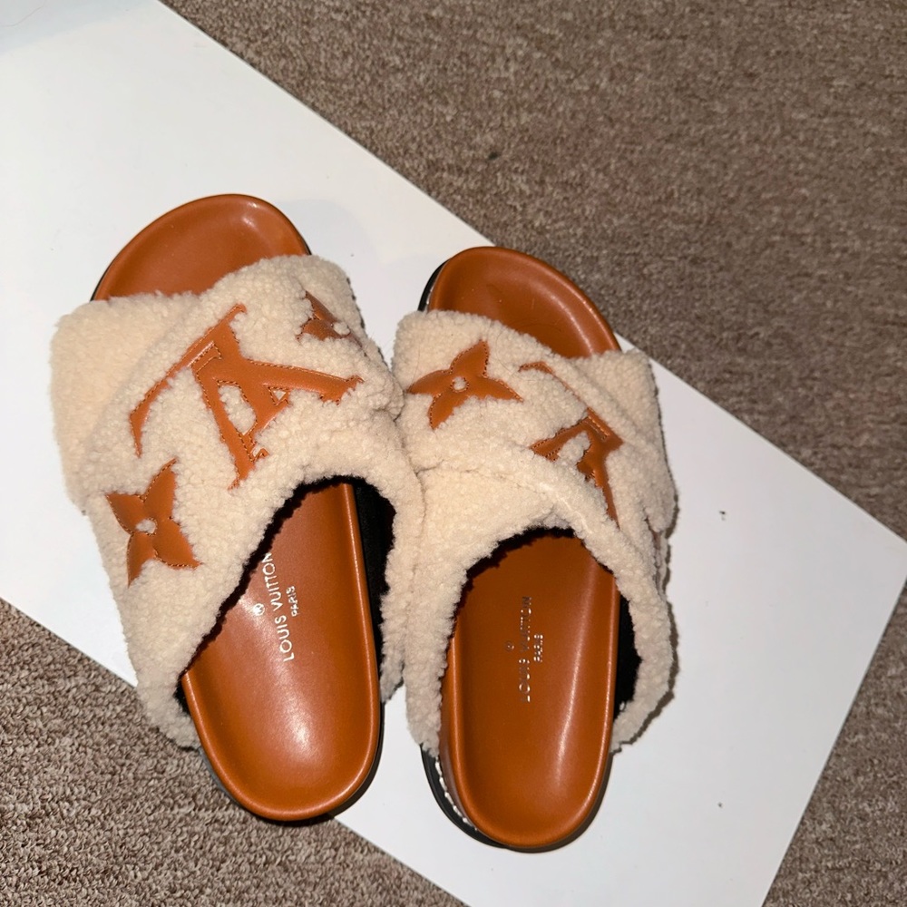 LOUIS VUITTON paseo line mule